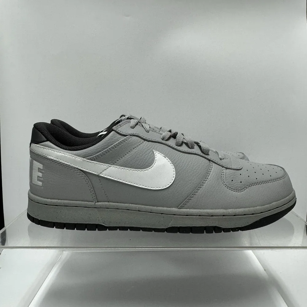 Nike me shoes light